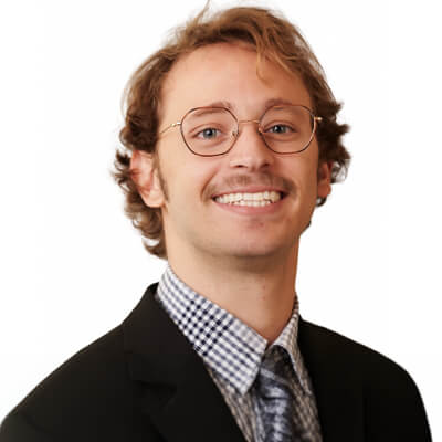 Ezra Kosviner headshot